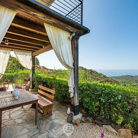 The Summit House - Eden Rock