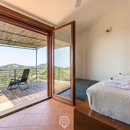 Estay - The Summit House - Eden Rock